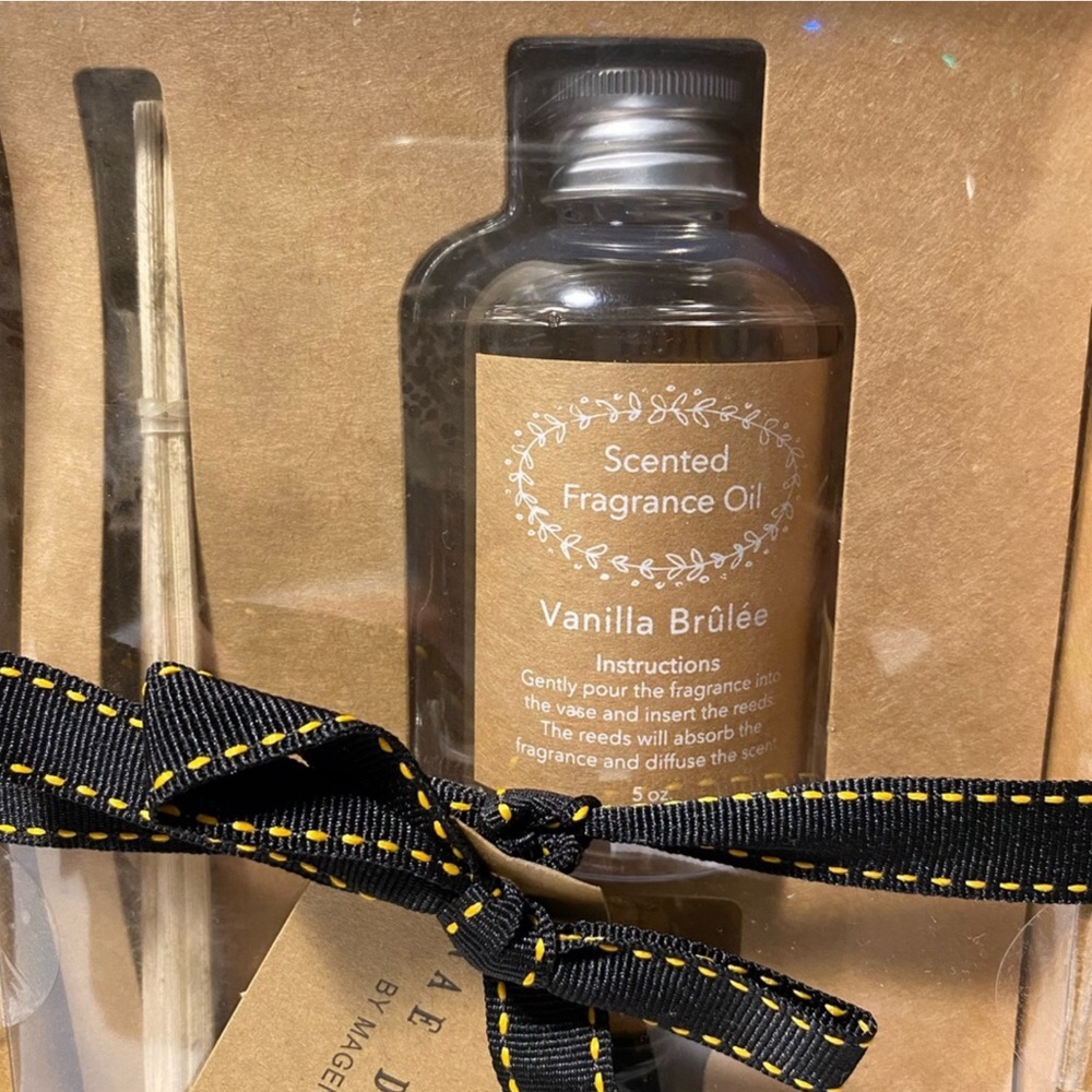 Rae Dunn Scented Reed Diffuser - Picture 2 of 7
